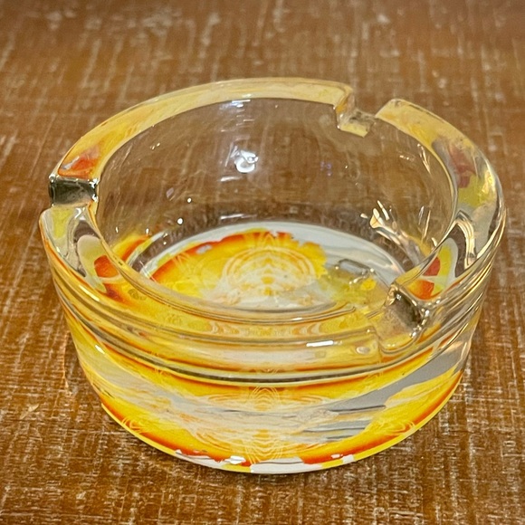 Vintage Mellow Glass Art ashtray. Vintage camel design - Picture 3 of 6
